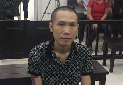 Nghi ngoại tình, chồng lái xe máy tông thẳng vào người khiến vợ tử vong