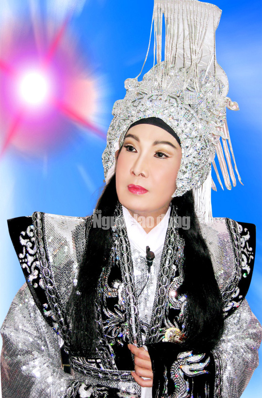 Từ vụ nghệ sĩ h&agrave;i Hồng Tơ bị bắt: Nhiều nghệ sĩ từng t&aacute;n gia bại sản v&igrave; m&ecirc; cờ bạc - Ảnh 5.