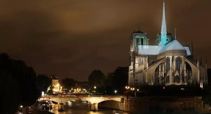 10 &yacute; tưởng t&aacute;i thiết kế Nh&agrave; thờ Đức B&agrave; Paris - Ảnh 7.
