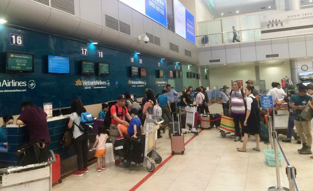 Quyết định mới về "trần" giá vé máy bay
