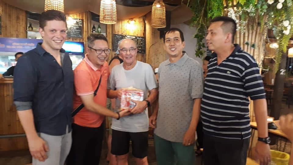 Tỉ ph&uacute; Anh dạo chơi chợ đ&ecirc;m Ph&uacute; Quốc, Tottenham vẫn ngược d&ograve;ng v&agrave;o chung kết C&uacute;p C1 - Ảnh 3.