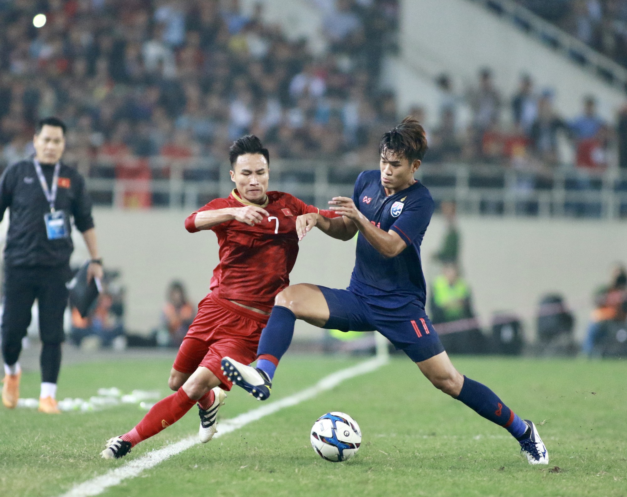 King&rsquo;s Cup kh&ocirc;ng phải l&agrave; nơi ăn thua với b&oacute;ng đ&aacute; Việt Nam - Ảnh 2.