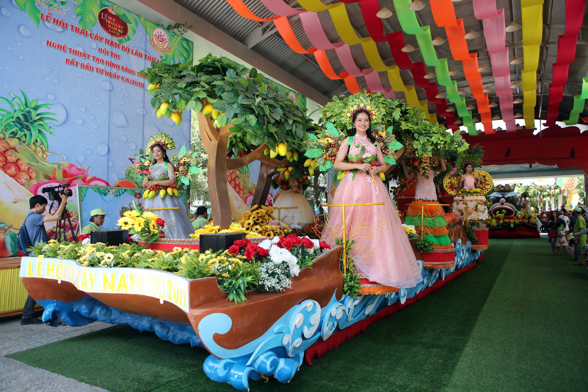 Đậm đ&agrave; chất phương Nam tại lễ khai mạc Lễ hội tr&aacute;i c&acirc;y Nam Bộ 2019 - Ảnh 5.