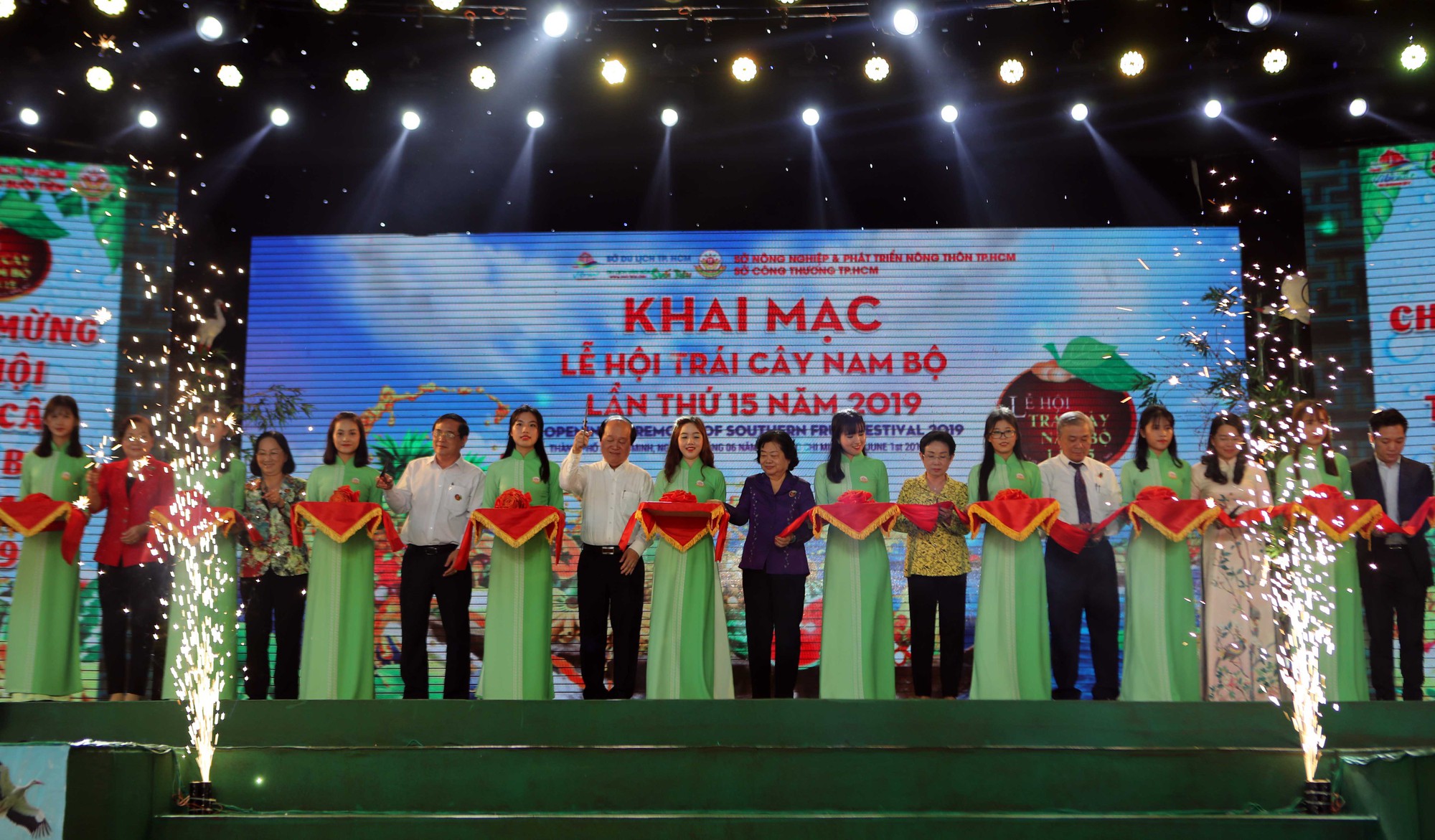 Đậm đ&agrave; chất phương Nam tại lễ khai mạc Lễ hội tr&aacute;i c&acirc;y Nam Bộ 2019 - Ảnh 1.