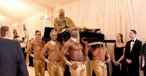 Showbiz Việt: S&aacute;ng tạo kiểu bắt chước - Ảnh 2.