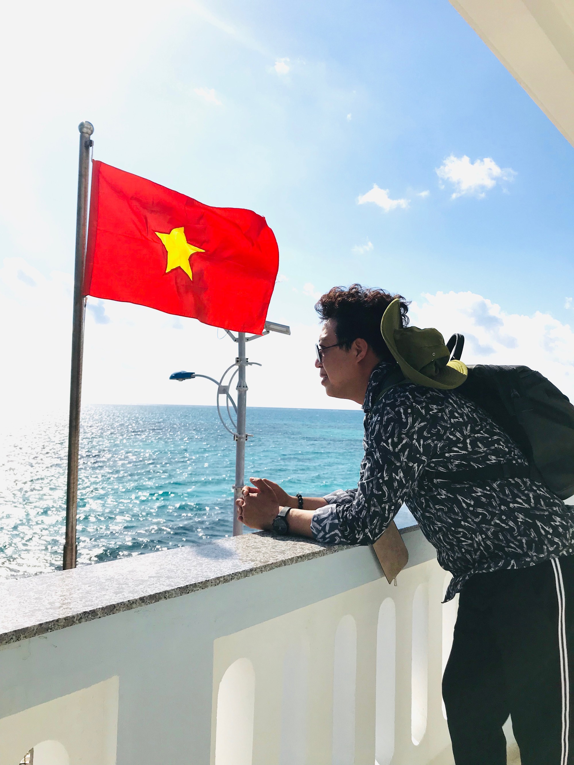 Trường Sa trong trái tim nghệ sĩ: Triệu lá cờ, triệu niềm tin - Ảnh 5.
