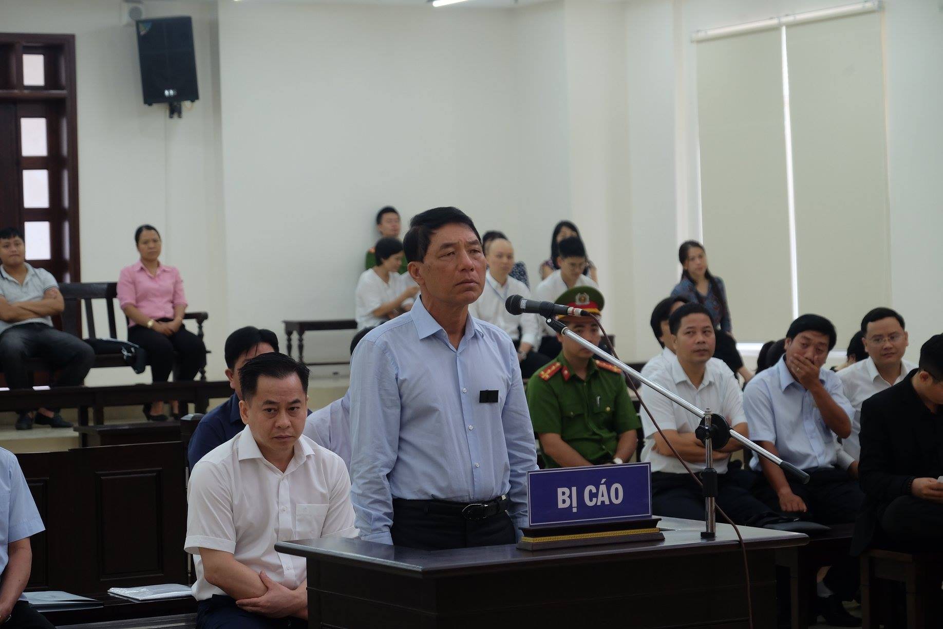 Vũ nhôm dùng bí danh Trần Đại Vũ, Lê Văn Sáu để tự bán cổ phần cho chính mình - Ảnh 3.