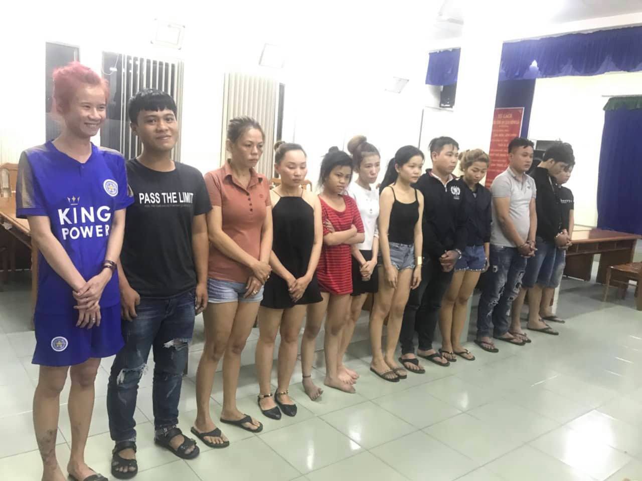 C&ocirc;ng an TP HCM triệt ph&aacute; đường d&acirc;y giả g&aacute;i mại d&acirc;m trộm cắp 1 tỉ đồng - Ảnh 5.