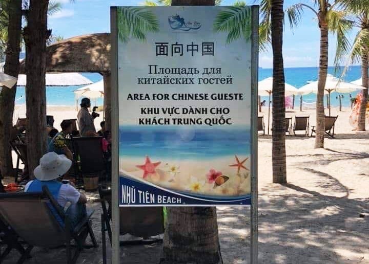Sở Du lịch Khánh Hòa nói gì về việc đặt bảng "Khu vực dành riêng cho khách Trung Quốc"?