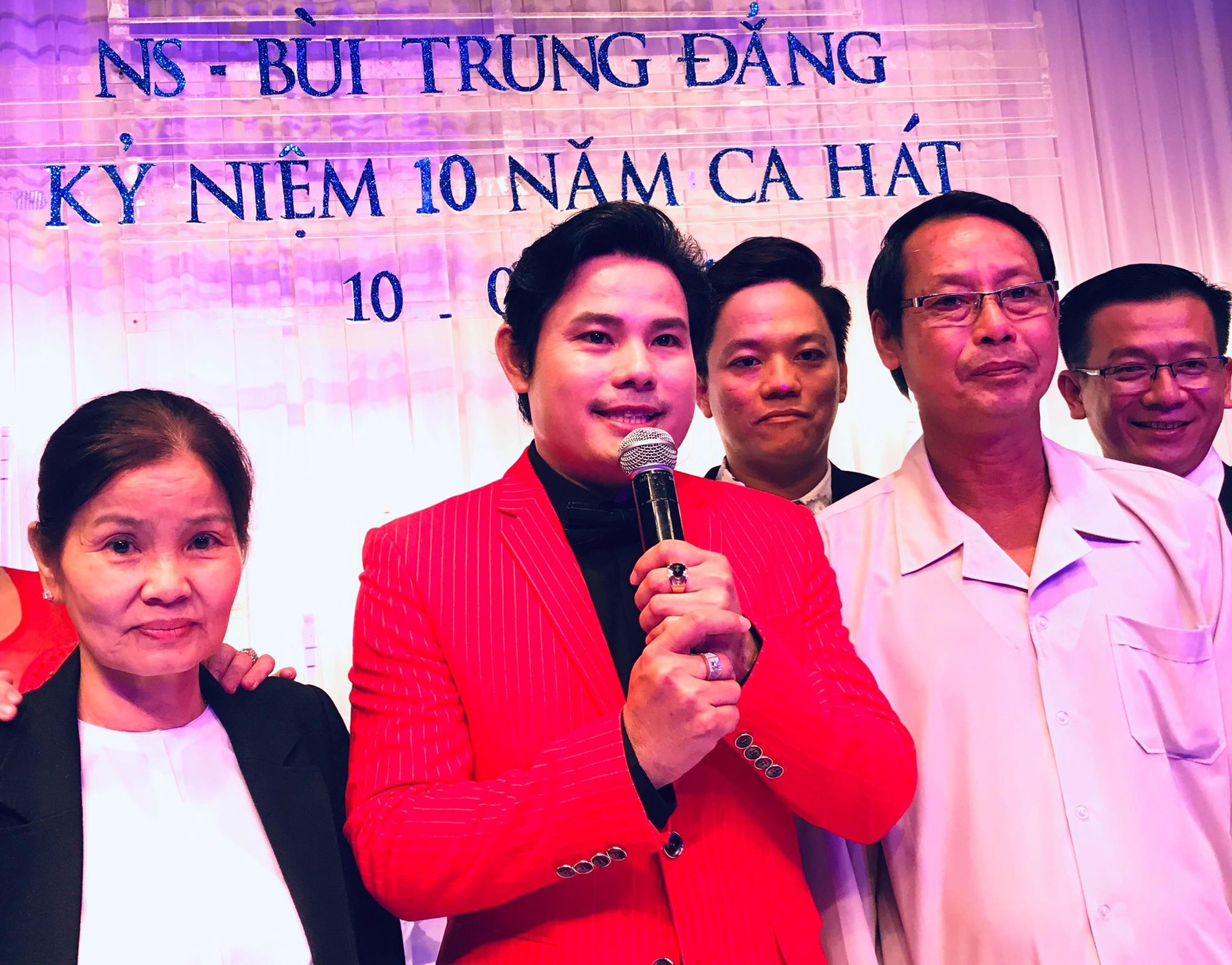Nghệ sĩ B&ugrave;i Trung Đẳng 10 năm th&agrave;nh c&ocirc;ng sau Chu&ocirc;ng V&agrave;ng Vọng Cổ - Ảnh 2.
