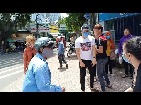 Diễn vi&ecirc;n L&ecirc; Dương Bảo L&acirc;m bị đ&aacute;nh khi ph&aacute;t cơm từ thiện: Diễn để quay phim? - Ảnh 2.