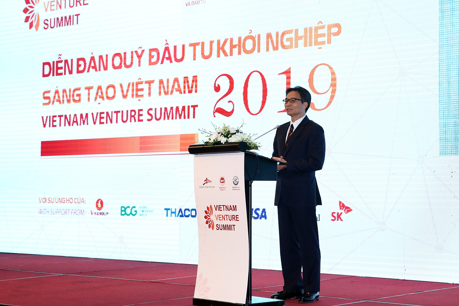 Phó Thủ tướng mong muốn doanh nghiệp "đàn anh" nâng đỡ các startup