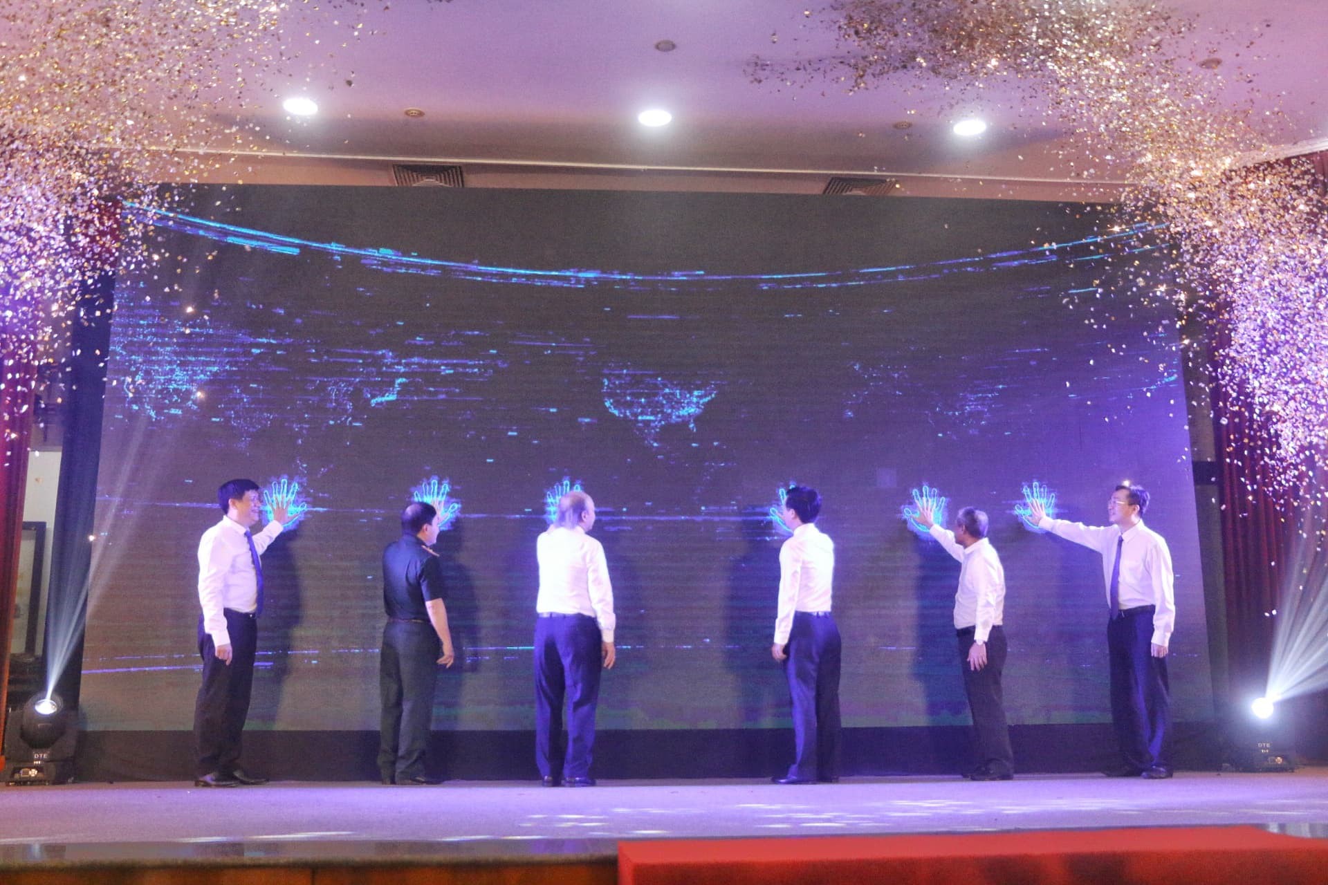 Khai trương mạng x&atilde; hội ng&agrave;nh tuy&ecirc;n gi&aacute;o - Ảnh 3.