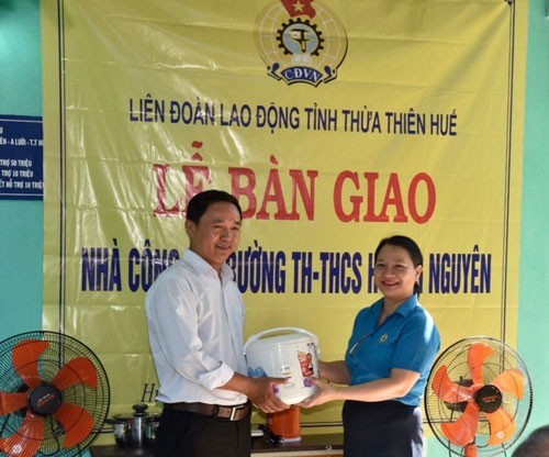 Thừa Thiên - Huế: Trao nhà công vụ cho giáo viên