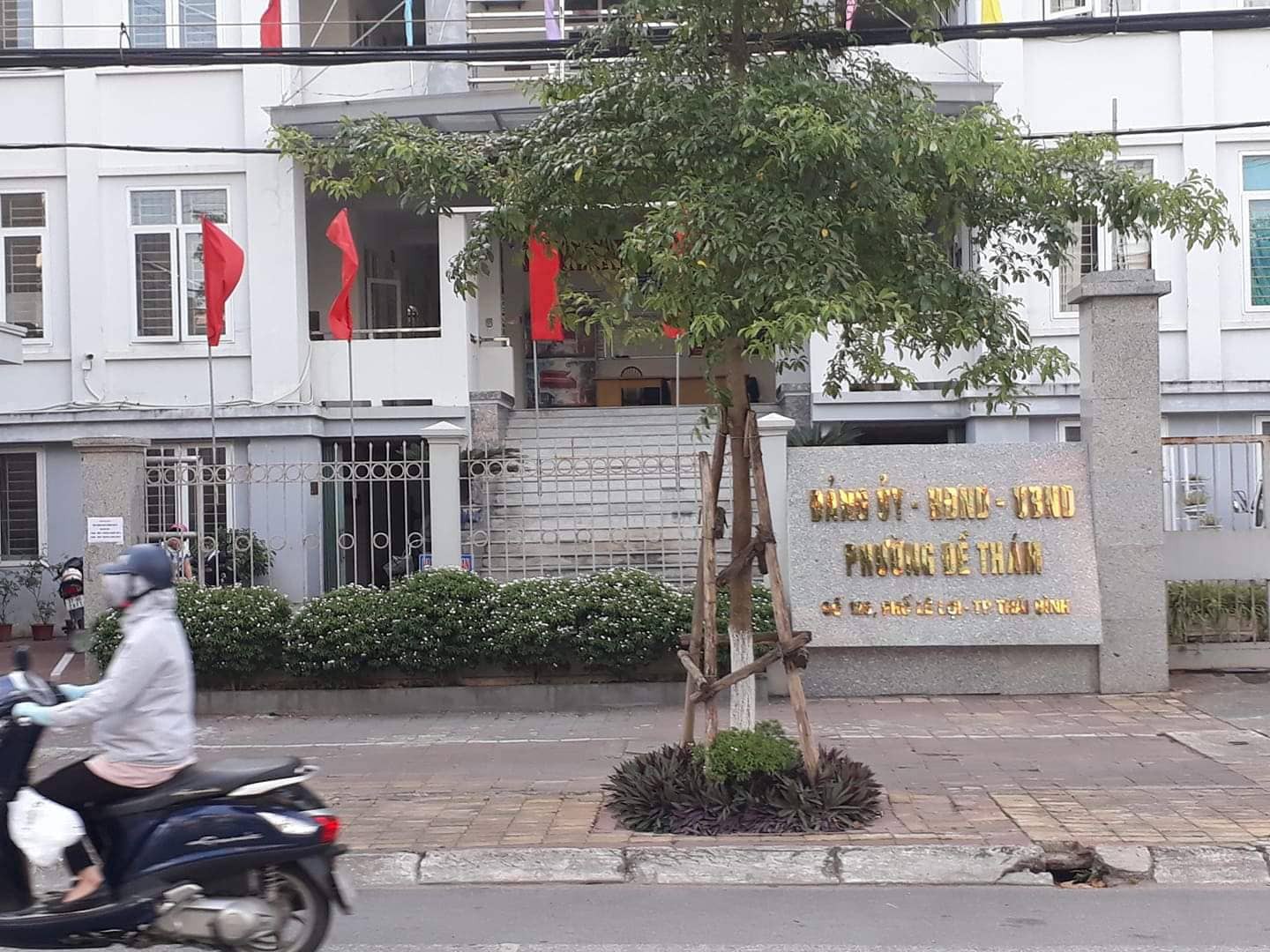 Tạm giữ hình sự 1 bí thư Đoàn phường để điều tra hành vi dâm ô bé gái 11 tuổi - Ảnh 1.
