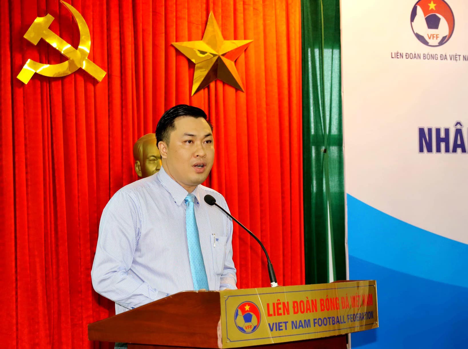 Ph&oacute; chủ tịch VFF: Kh&ocirc;ng đợi th&aacute;ng 10 mới đ&agrave;m ph&aacute;n với thầy Park - Ảnh 1.