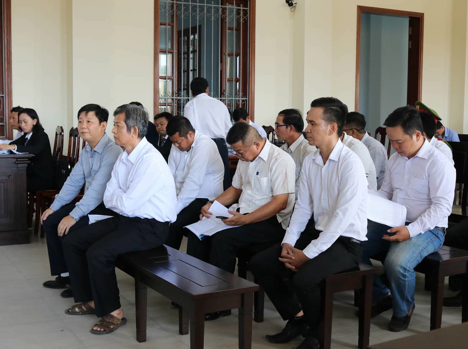 Vietcombank Tây Đô yêu cầu nhiều doanh nghiệp, cá nhân thanh toán hơn 3.000 tỉ đồng