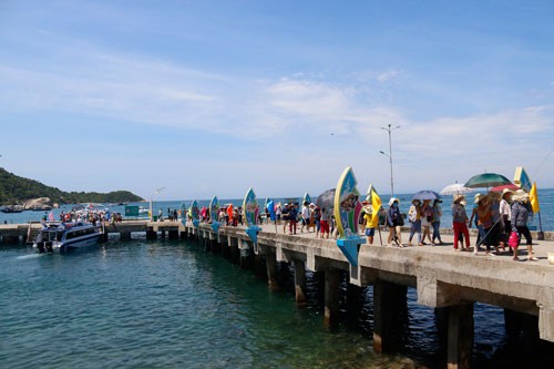 Tour Cù Lao Chàm bị phá đám