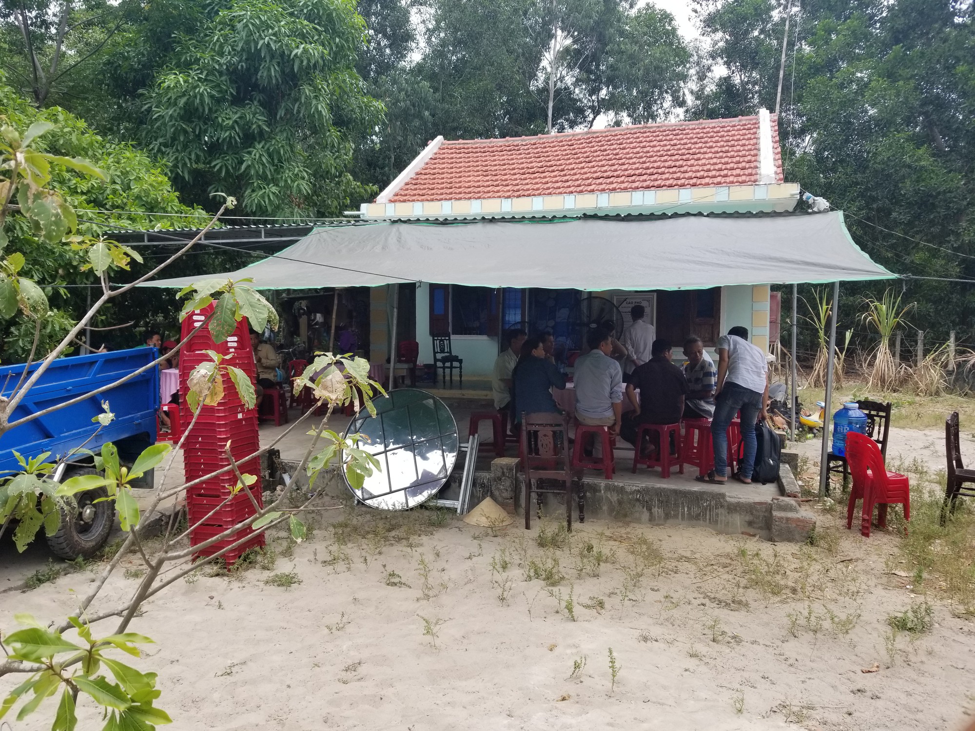 Vụ truy sát 3 cha con: Khởi tố nhóm côn đồ, kêu gọi đối tượng liên quan đầu thú