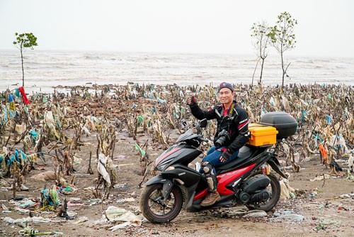 "Săn" ảnh rác, cứu môi trường