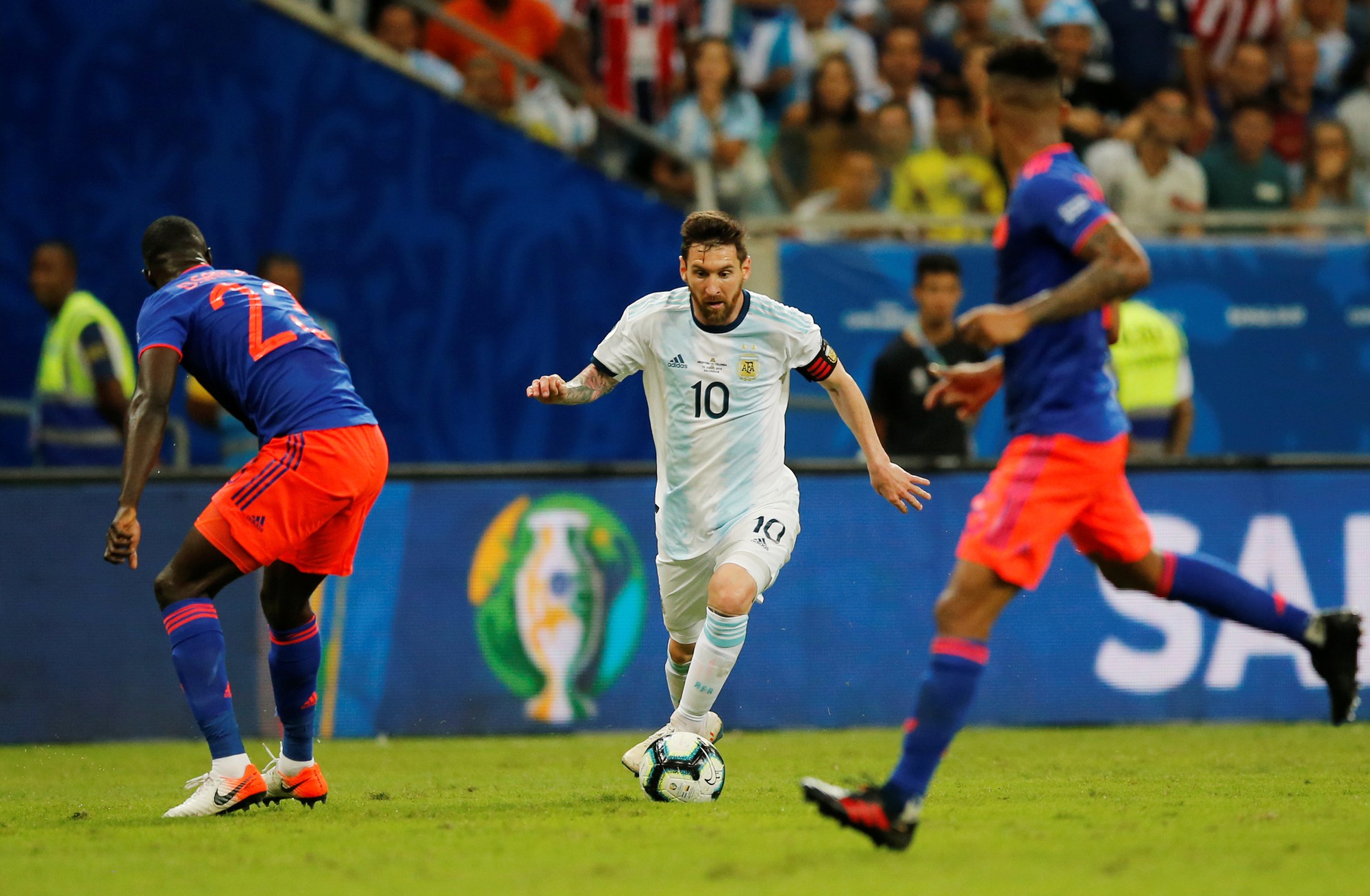 Dân mạng tức giận châm biếm thất bại của Messi - Ảnh 1.