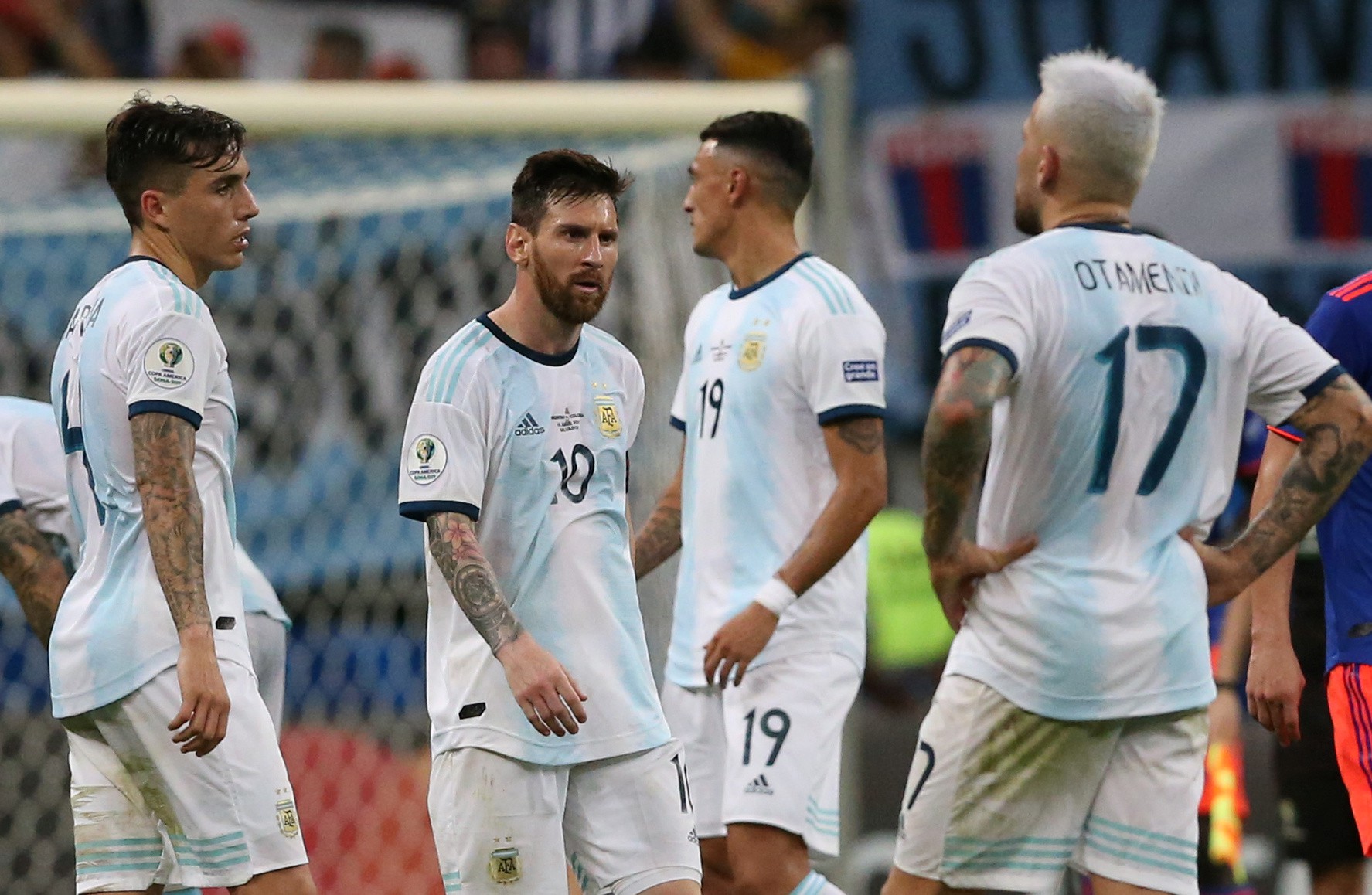 Dân mạng tức giận châm biếm thất bại của Messi - Ảnh 4.