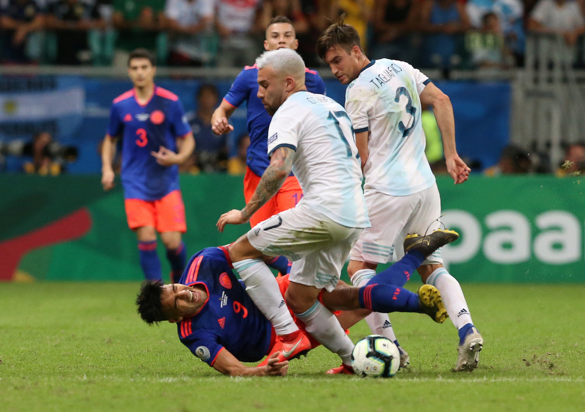 Siêu dự bị lập công, Colombia quật ngã Argentina ngày ra quân