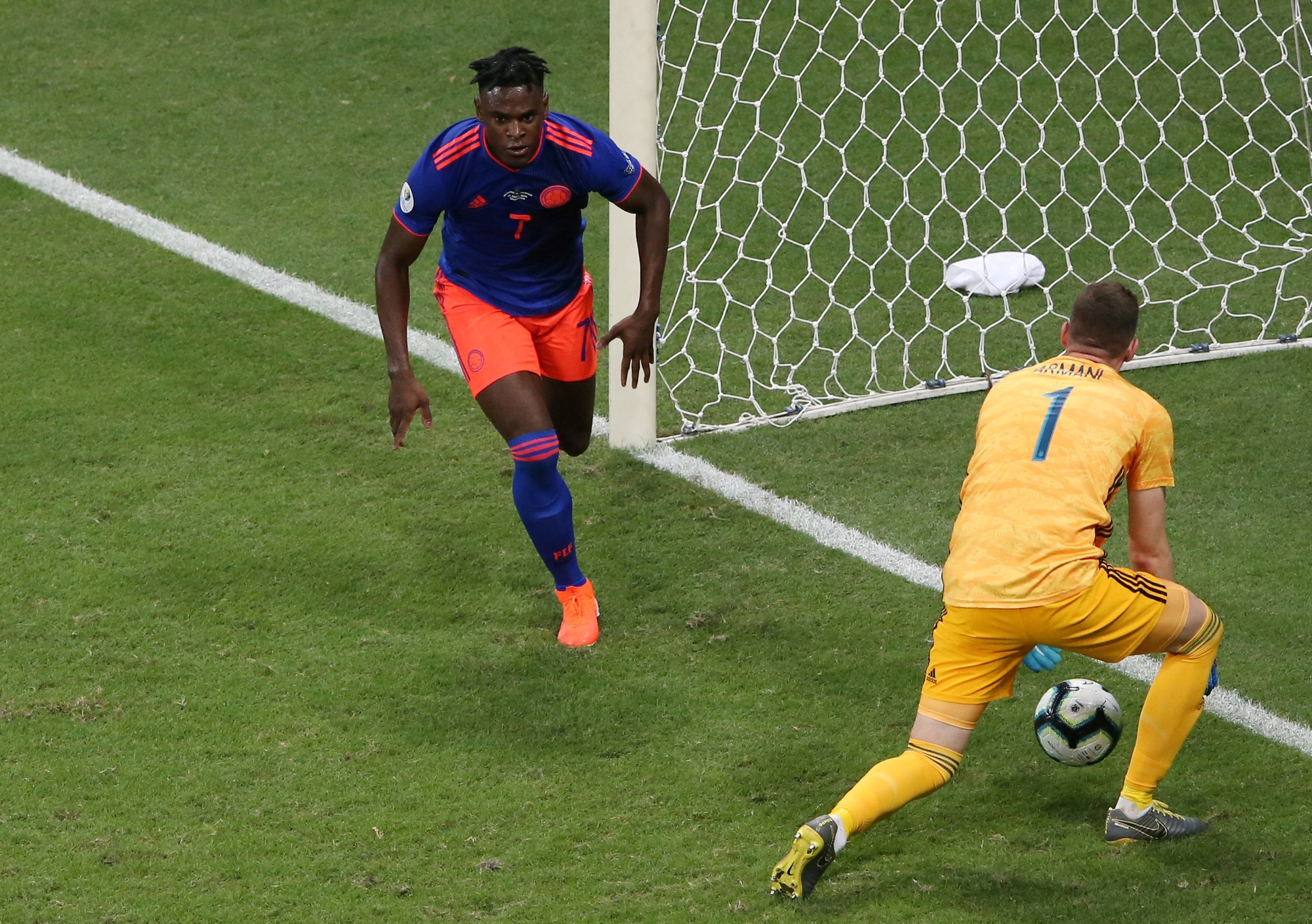 Si&ecirc;u dự bị lập c&ocirc;ng, Colombia quật ng&atilde; Argentina ng&agrave;y ra qu&acirc;n - Ảnh 8.