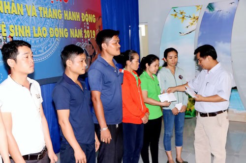 BÌNH DƯƠNG: Vận động doanh nghiệp cải thiện bữa ăn giữa ca