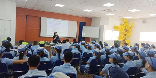 H&Agrave; NỘI: 600 c&ocirc;ng nh&acirc;n được tuy&ecirc;n truyền Luật BHXH - Ảnh 1.