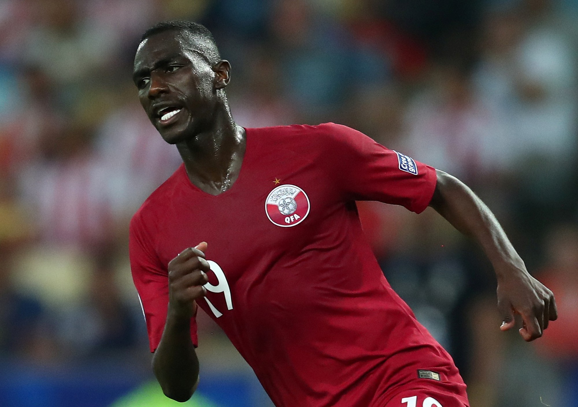Clip: Ngược d&ograve;ng cầm h&ograve;a Paraguay, Qatar g&acirc;y sốc Copa America - Ảnh 6.