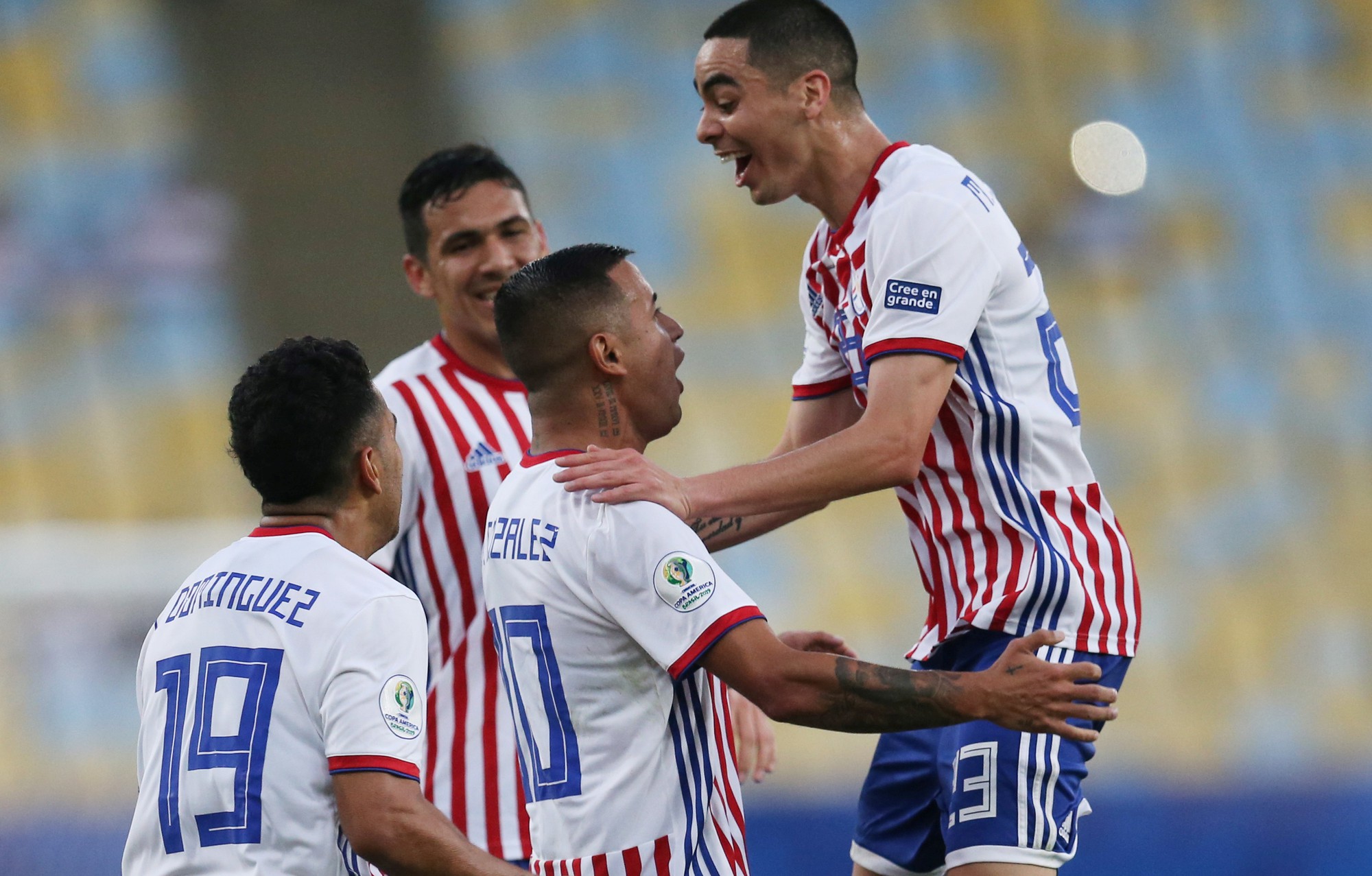 Clip: Ngược d&ograve;ng cầm h&ograve;a Paraguay, Qatar g&acirc;y sốc Copa America - Ảnh 5.