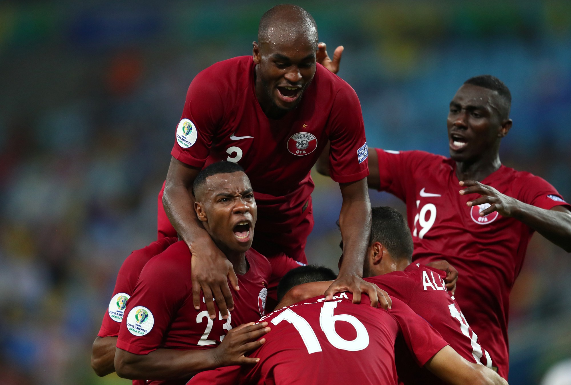 Clip: Ngược dòng cầm hòa Paraguay, Qatar gây sốc Copa America
