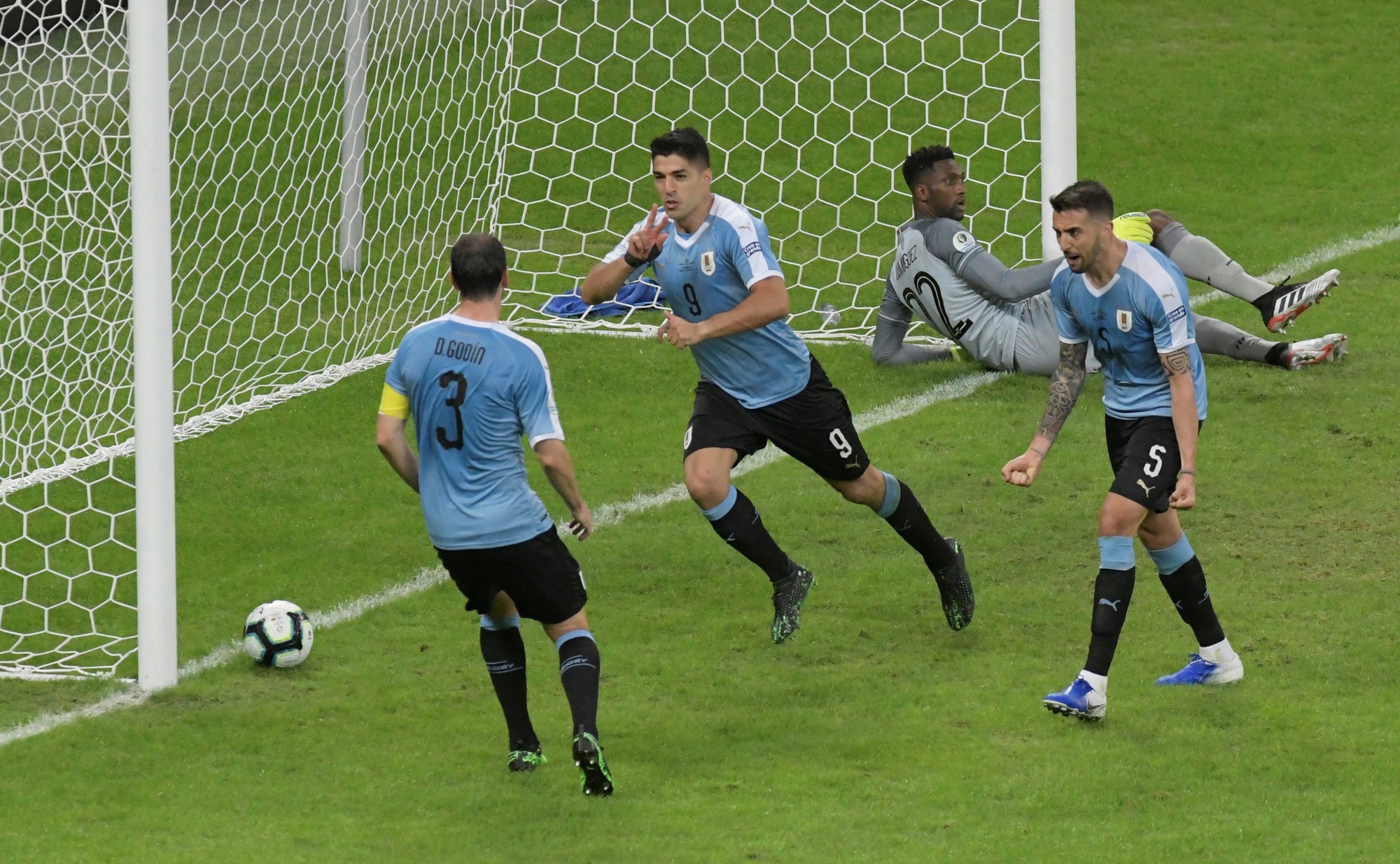 Uruguay đại thắng, khẳng định vị thế ứng viên vô địch Copa America