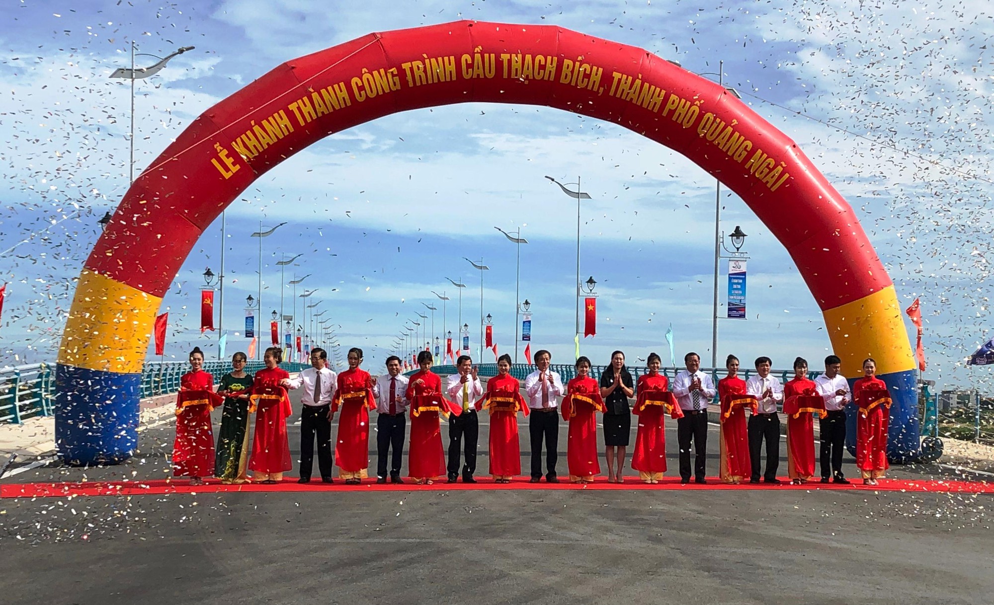Khánh thành cây cầu 650 tỉ đồng qua sông Trà Khúc - Ảnh 2.