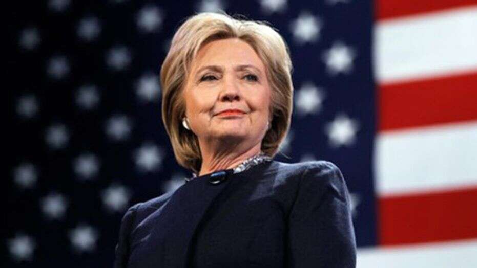 Bà Clinton chưa thể "hạ cánh an toàn"