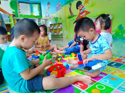 Công nhân gian nan tìm chỗ gửi con: Sẻ chia với công nhân
