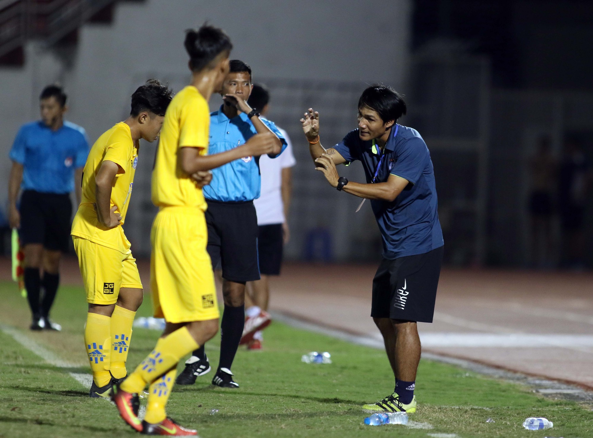 Quả bóng Vàng Việt Nam giúp U15 SHB Đà Nẵng thắng trận đầu - Ảnh 1.