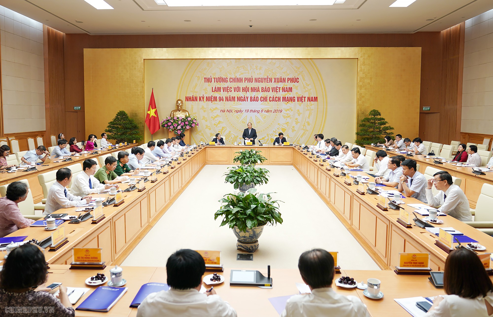 Thủ tướng Nguyễn Xu&acirc;n Ph&uacute;c: Ch&iacute;nh phủ sẽ tạo cơ chế để b&aacute;o ch&iacute; ph&aacute;t triển - Ảnh 3.