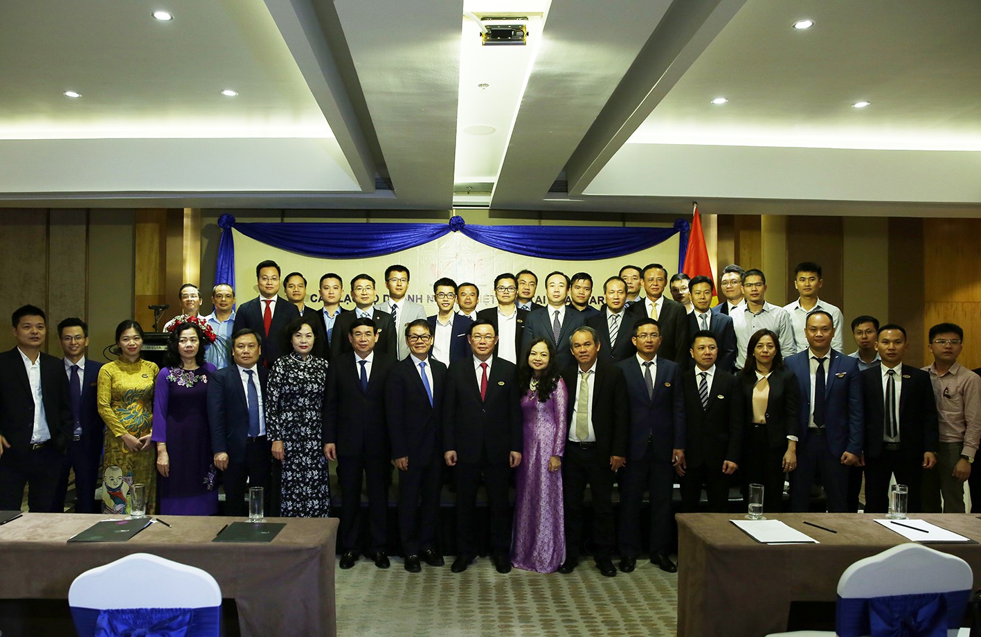 Gặp c&aacute;c tập đo&agrave;n H&agrave;n Quốc, Ph&oacute; Thủ tướng đề nghị chọn Việt Nam l&agrave; cứ điểm - Ảnh 3.