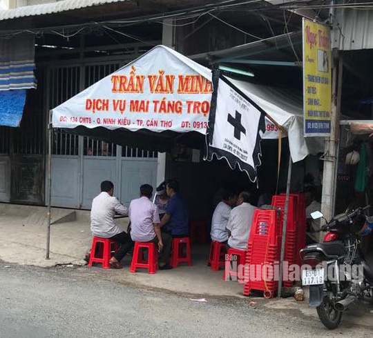 Trụ điện gãy đè chết nam công nhân làm theo công nghệ bê tông dự ứng lực - Ảnh 2.