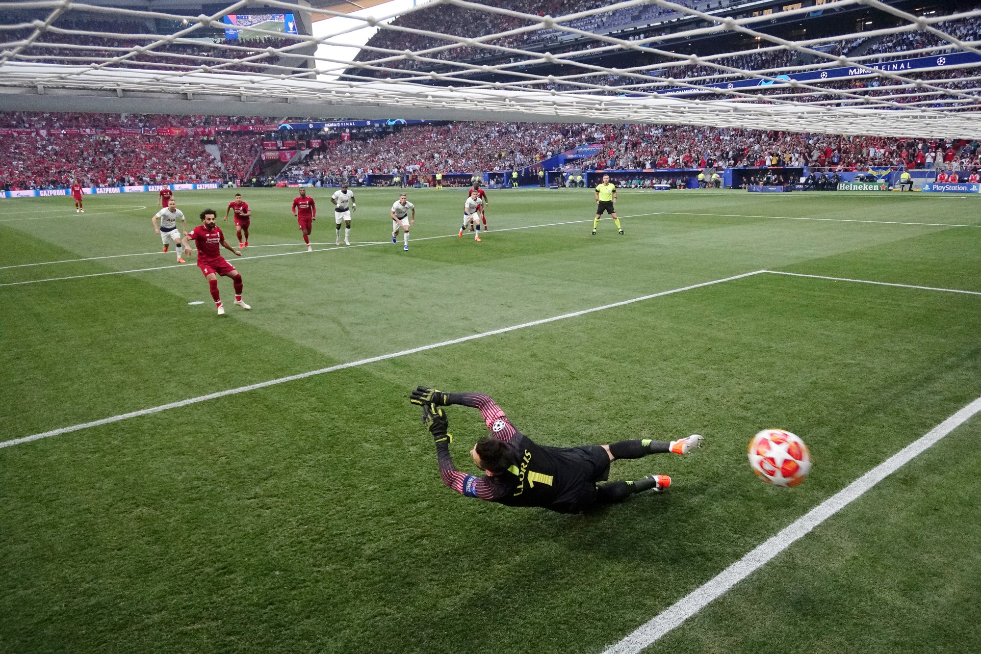 Chung kết Champions League: Tranh cãi về động tác thừa của Sissoko dẫn đến phạt đền - Ảnh 4.