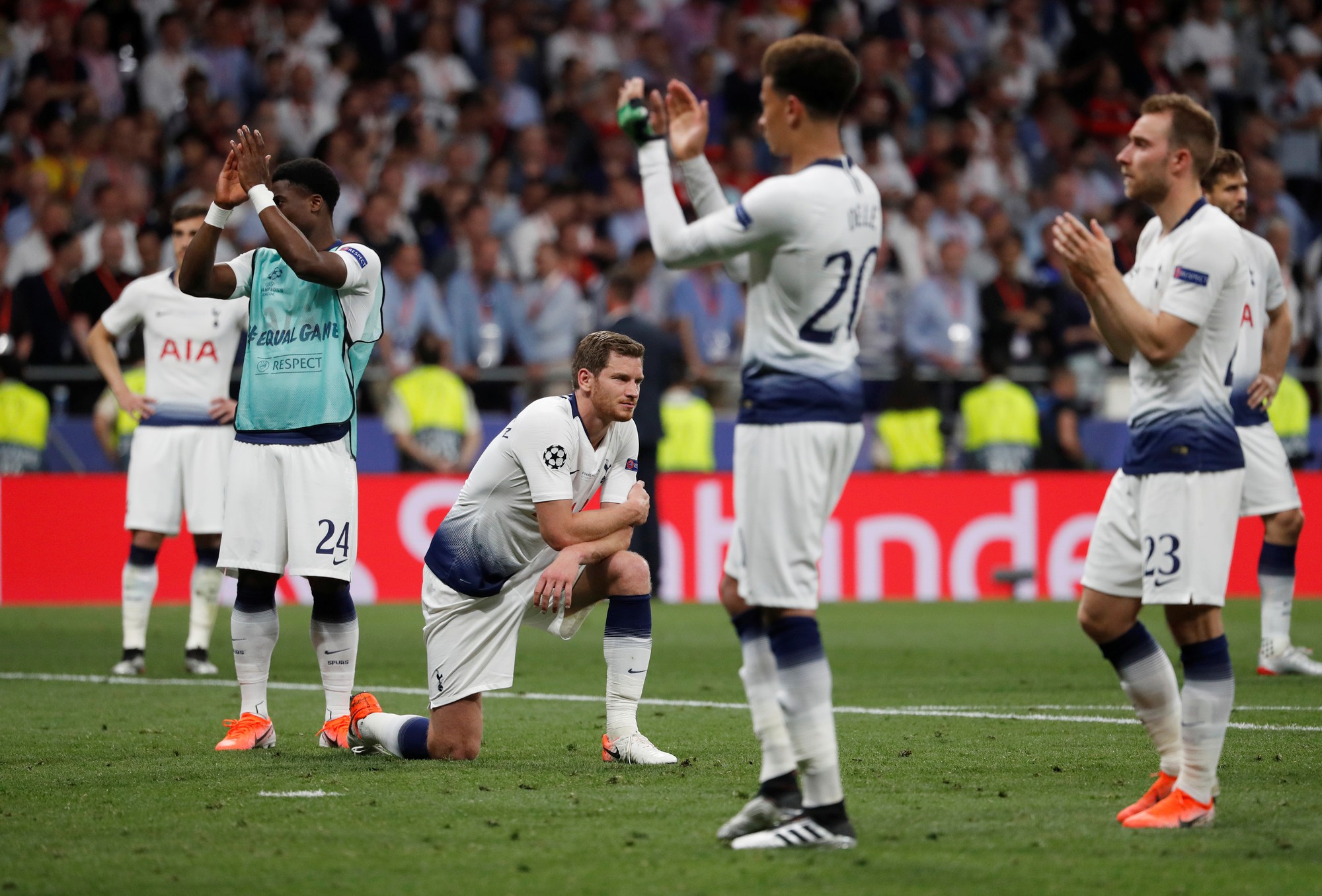 Chung kết Champions League: Tranh cãi về động tác thừa của Sissoko dẫn đến phạt đền - Ảnh 1.