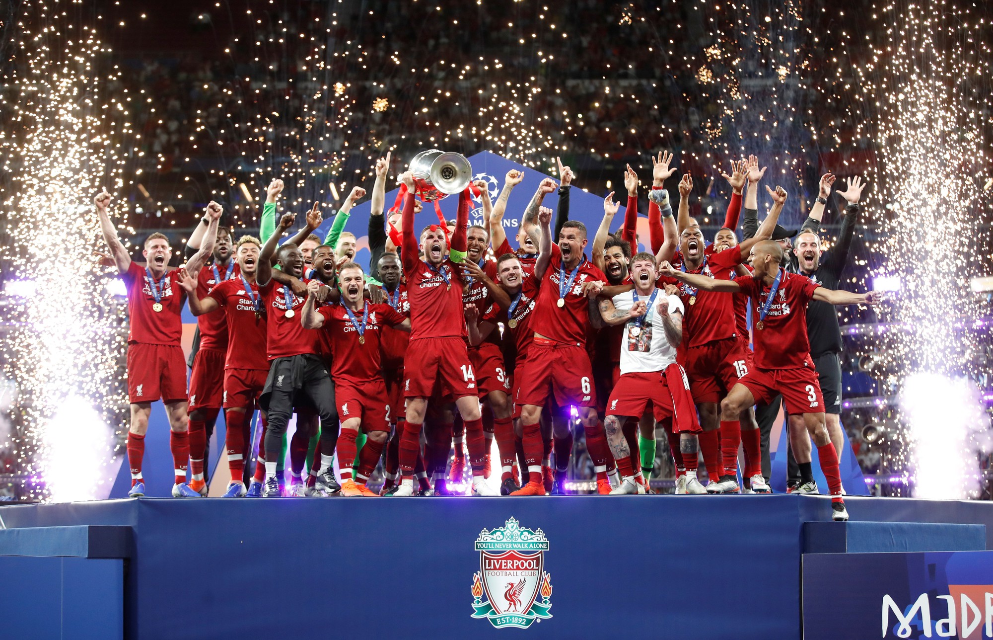 Thắng 2 sao, Liverpool v&ocirc; địch Champions League - Ảnh 19.