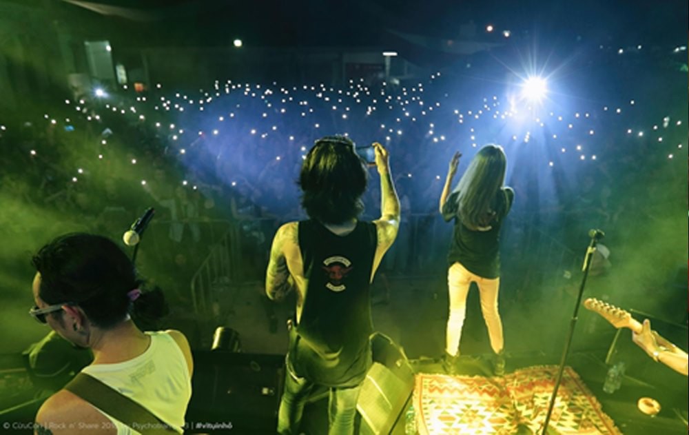 Rock&rsquo;n&rsquo;share lần 4: H&aacute;t v&igrave; trẻ em ngh&egrave;o - Ảnh 1.