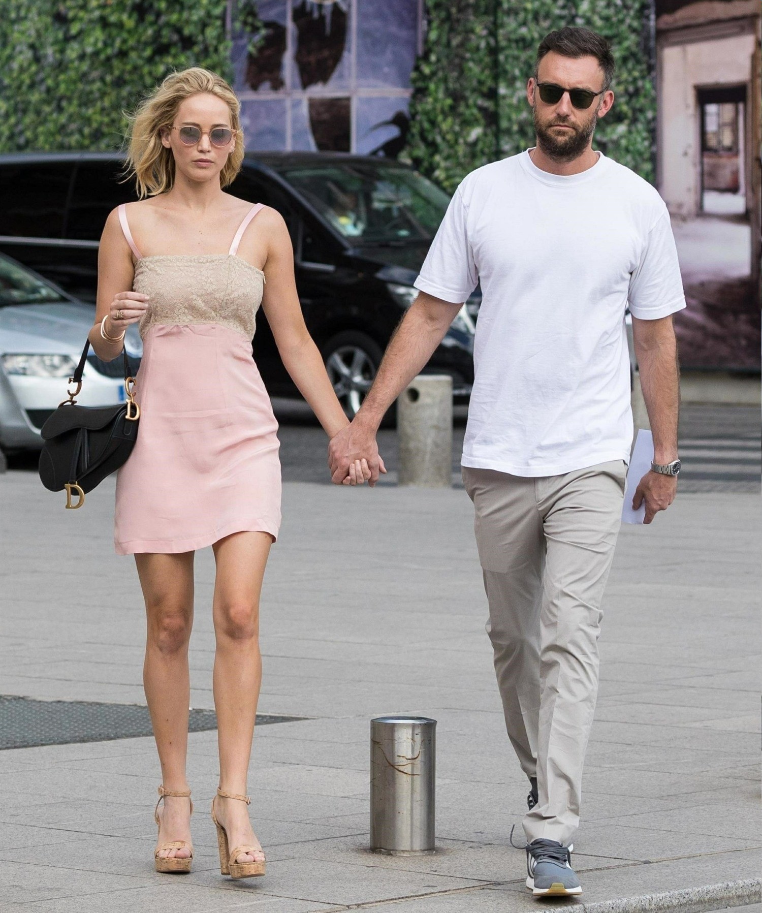 Jennifer Lawrence đẹp ngọt ng&agrave;o khoe nhẫn đ&iacute;nh h&ocirc;n - Ảnh 8.