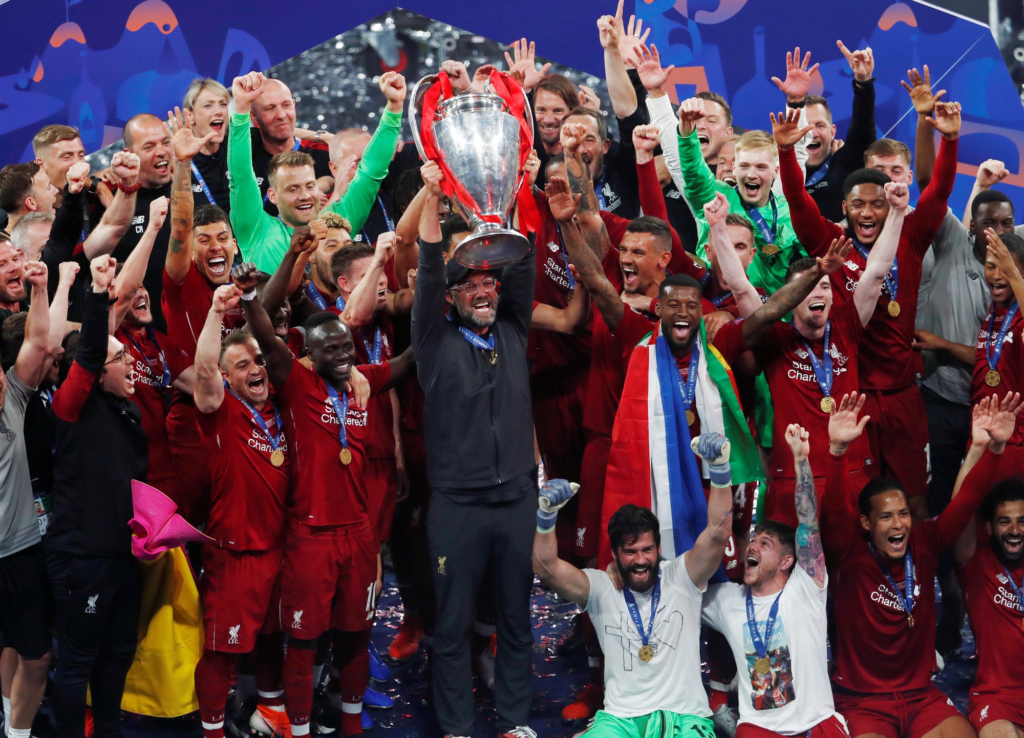 Bắn hạ Tottenham, Liverpool l&ecirc;n đỉnh ch&acirc;u &Acirc;u - Ảnh 11.