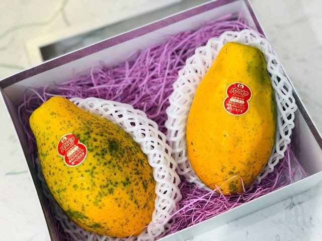 Quả đu đủ nhỏ như hàng thứ phẩm nhưng giá đến 1 triệu đồng/kg