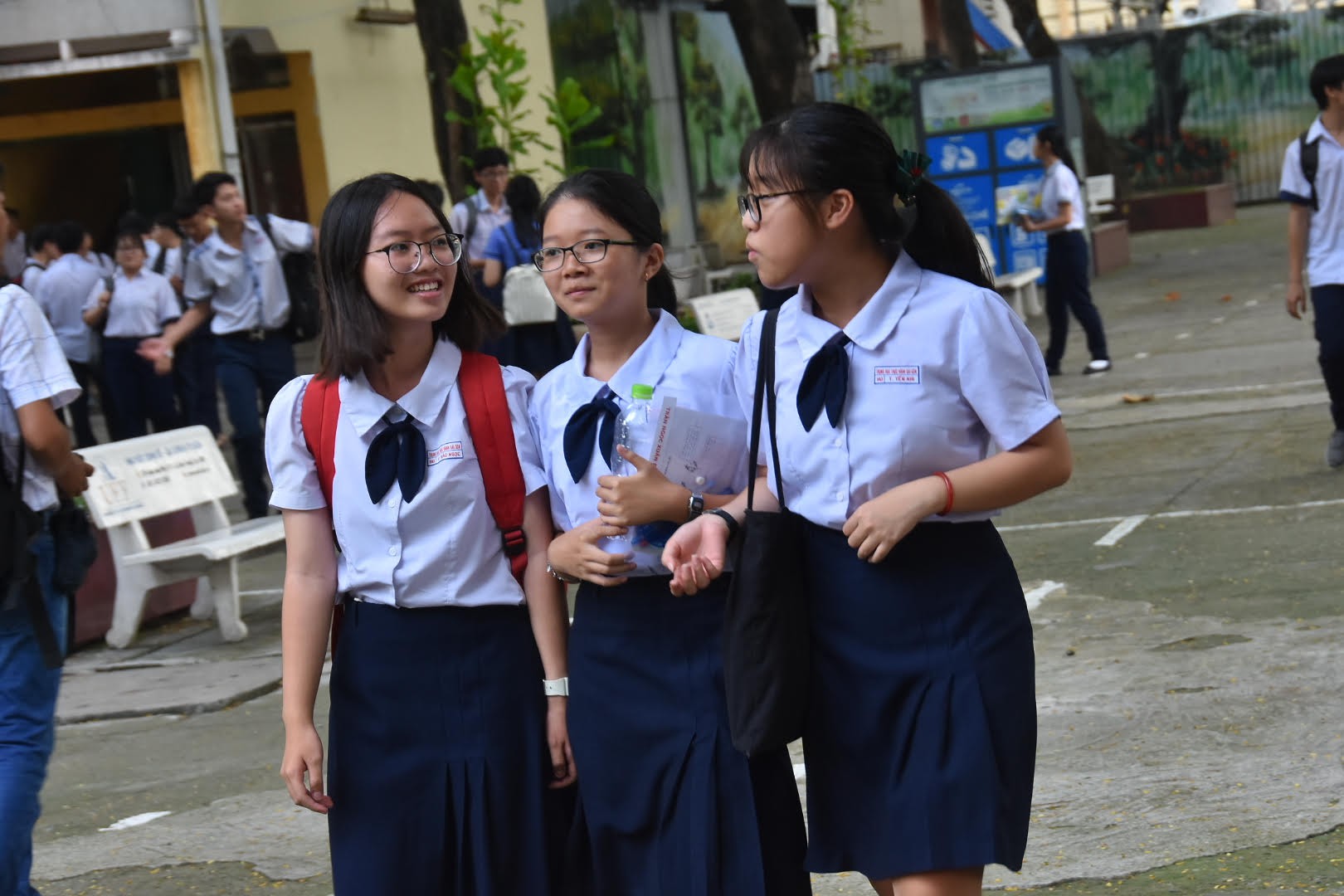 Điểm chuẩn lớp 10 vào trường tốp trên, tốp giữa ở TP HCM giảm mạnh