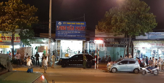 Khám xét nhà, công ty chủ doanh nghiệp kêu giang hồ vây xe công an - Ảnh 2.